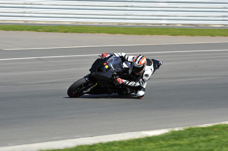 P&oacute;dium de Juan Mari Ol&iacute;as en las Pirelli Superstock